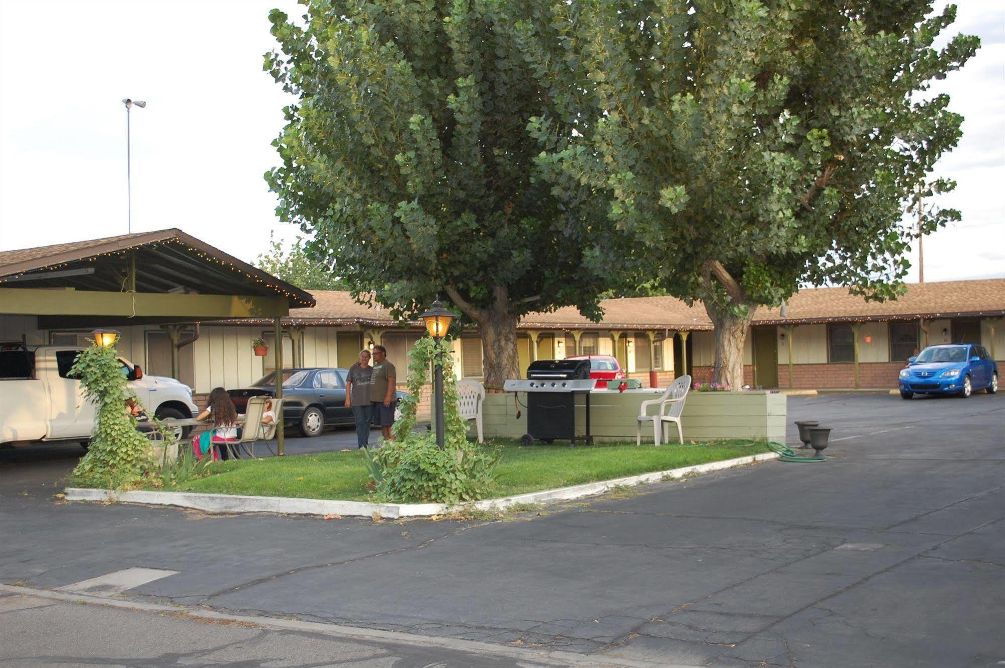 El Rancho Motel Bishop Exteriör bild